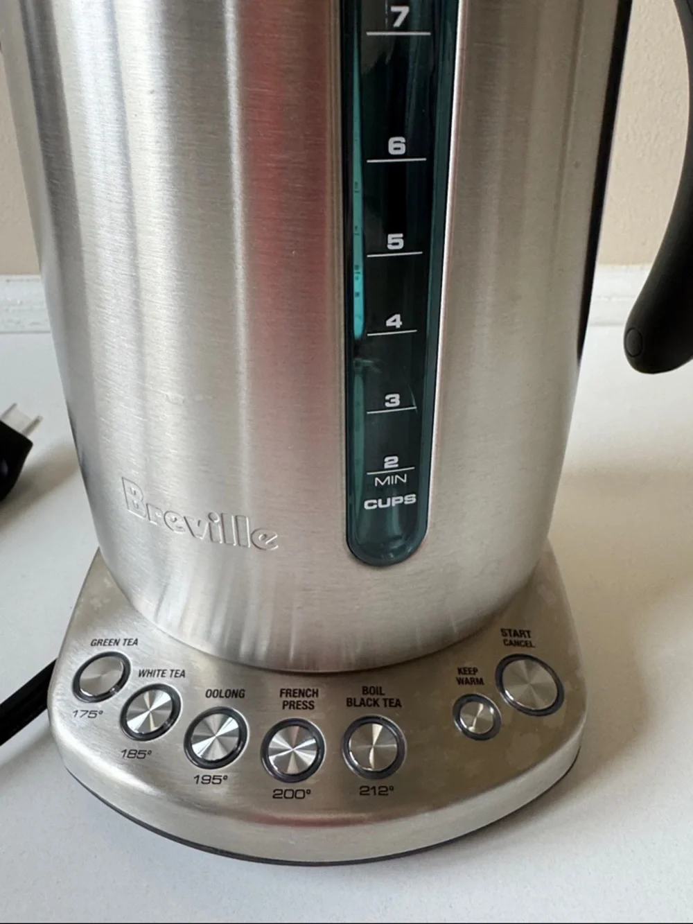 Breville BKE820XL Kettle 7-Cup Electric Kettle Brushes Stainless Steel - Picture 3 of 13